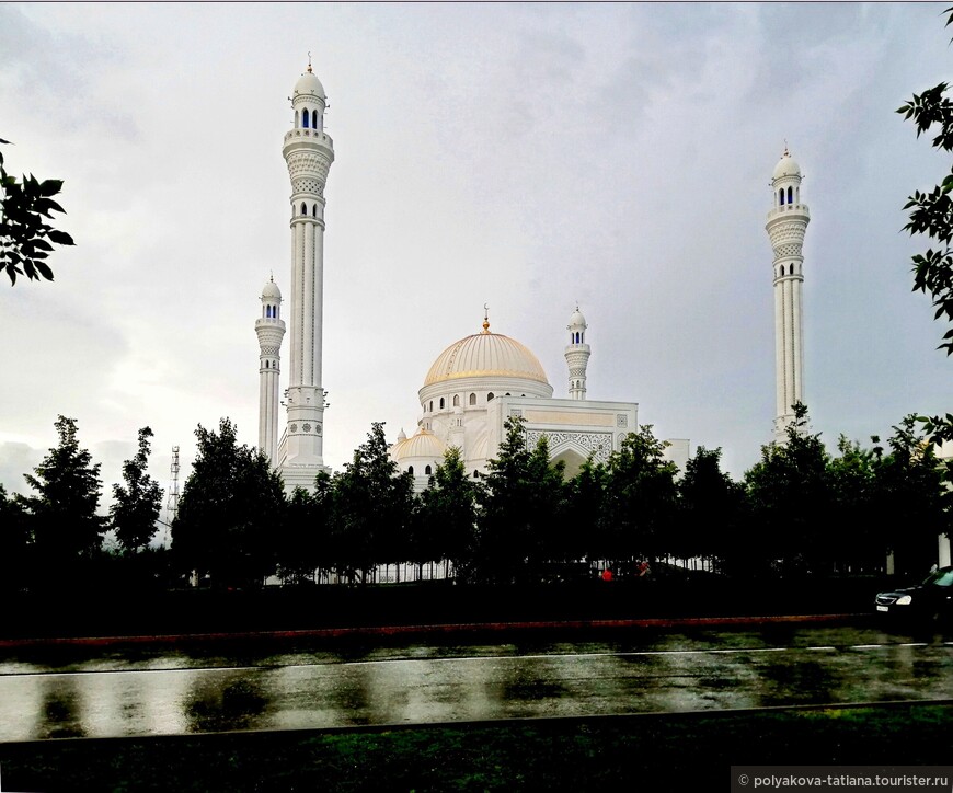 Самая большая и красивая мечеть в Европе