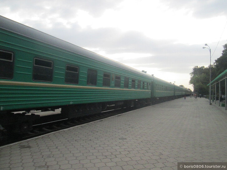 Бишкек-Мерке, редкий в СНГ международный пригородный поезд с низкими тарифами 
