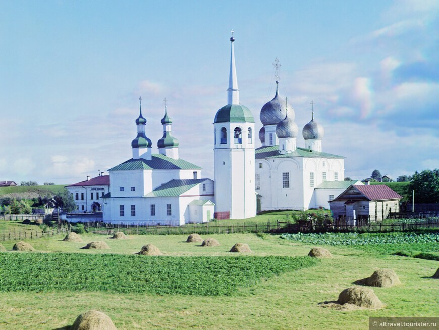 Соборный комплекс Белозерского кремля. Фото Прокудина-Горского 1909 г.