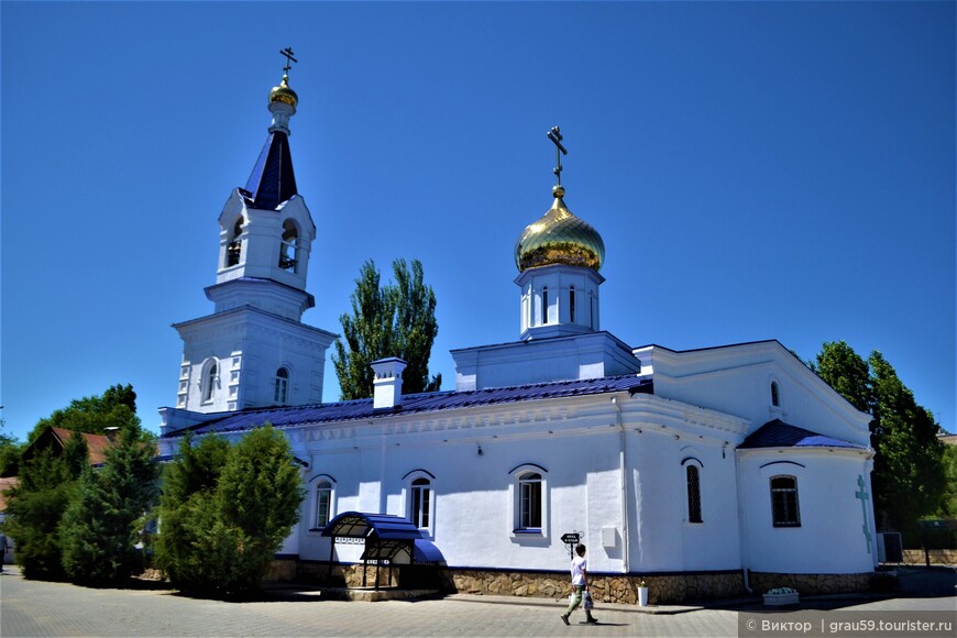 Круговорот церквей и памятников бывшей Покровской слободы
