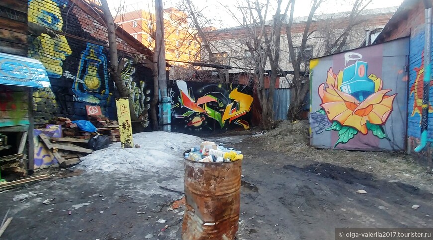Галерея граффити в центре Томска