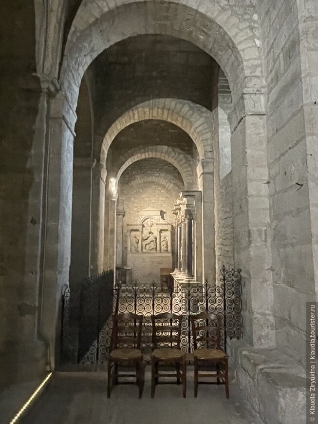 Удивительная Базилика Сен Реми, в тени знаменитого собрата