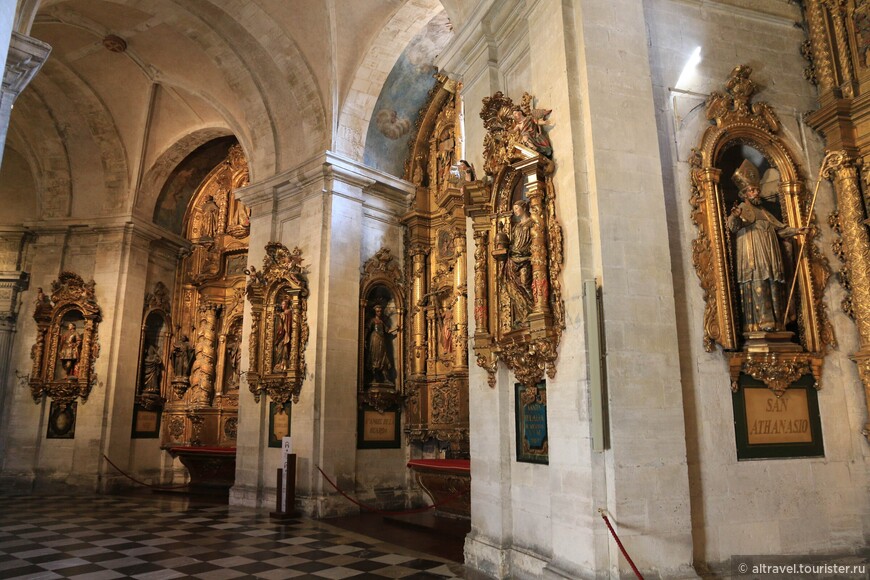 Один из интерьеров собора в стиле барокко