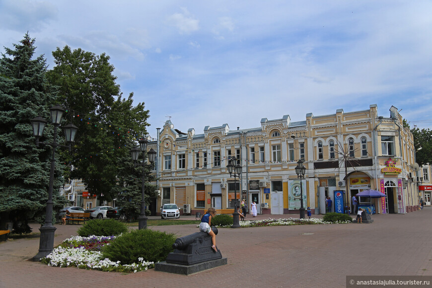 В Азов, на встречу с казаками и янычарами, а еще за сувенирами