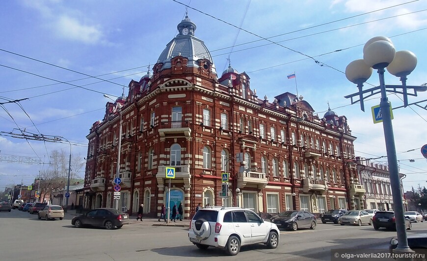 Здание мэрии Томска , в прошлом одно из строений принадлежащее семье купцов Кухтериных.