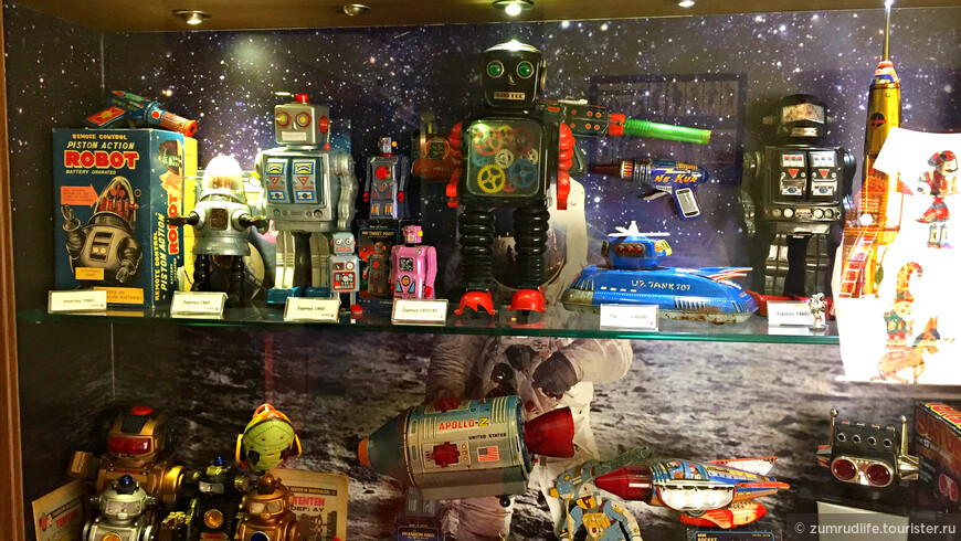 ракеты и роботы в музее