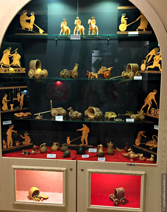 имитация игрушек древности в музее