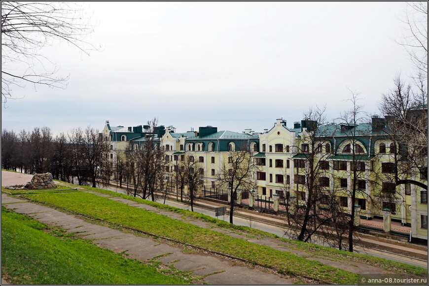 Современная застройка улицы Нижняя Дебря