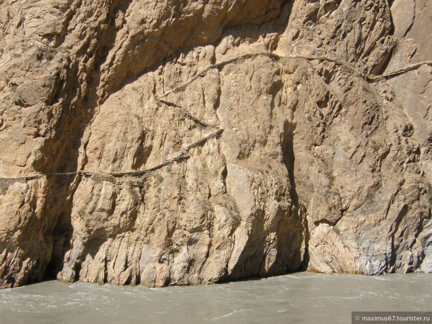Горная страна Памир и северный Афганистан