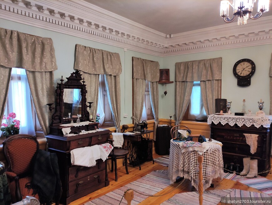 Женская комната в доме Сапожникова (Ершова)
