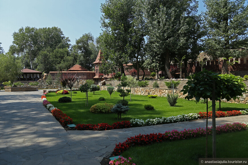 Один из красивейших в России — парк «Лога» в Ростовской области