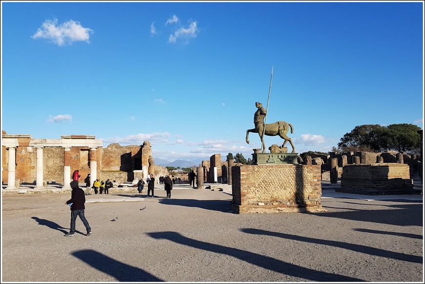 Восхождение на Везувий и развалины Помпеи