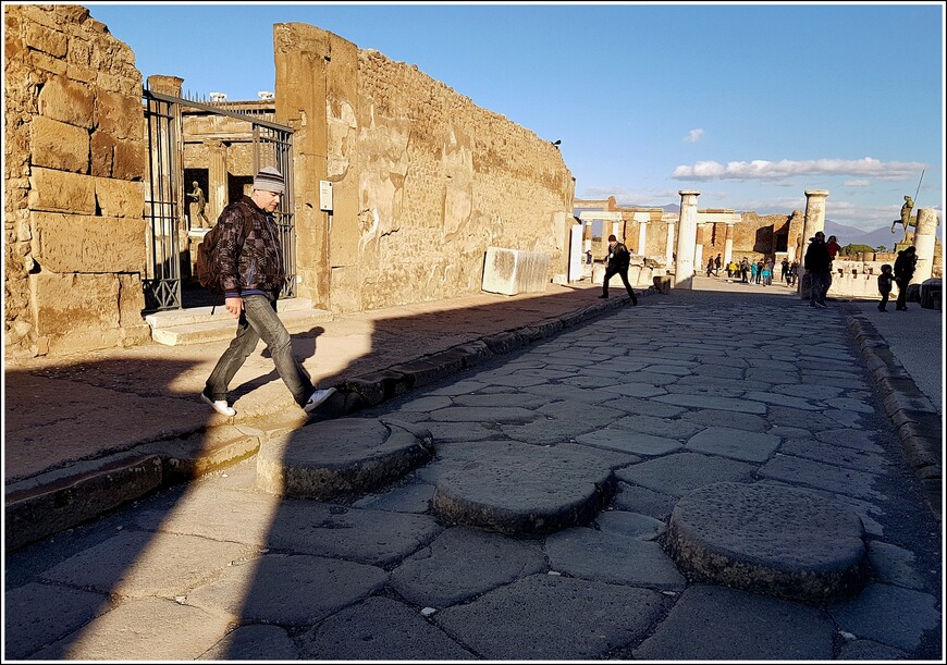 Восхождение на Везувий и развалины Помпеи