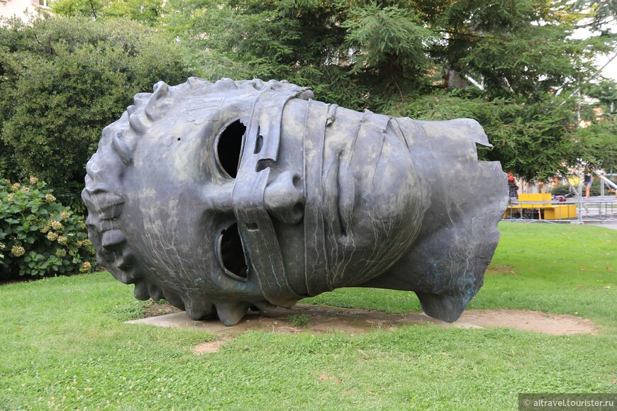 Скульптура «Связанный Эрос». Автор - Игорь Миторай (Польша), 1999 г.