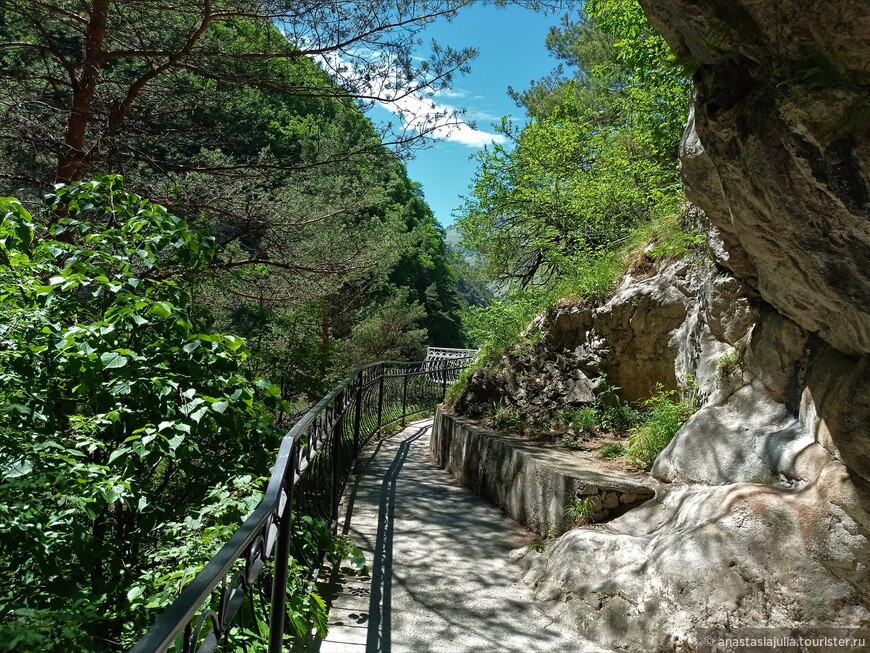 Еще один маршрут по горной Осетии — от монастыря до крепости в скалах Куртатинского ущелья