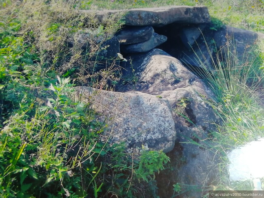 Вдоль реки Ведуги в окрестностях села Губарево в поисках мегалитов и окаменелостей...