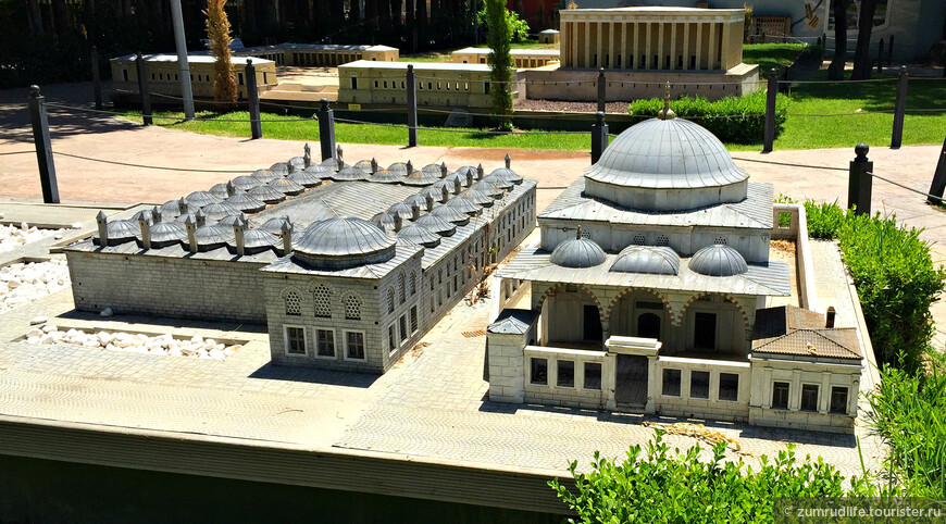 Комплекс Мечети Лалели в музее Минисити