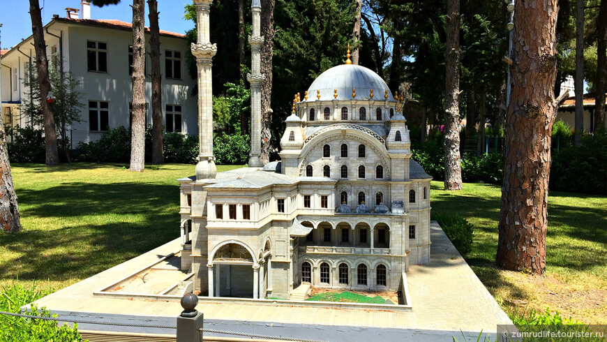 Мечеть Нусретие в музее Минисити