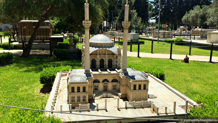 Мечеть Ортакёй в музее Минисити