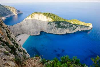 Остров Закинф в Греции отменяет ограничения 