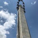 Памятник Белые журавли