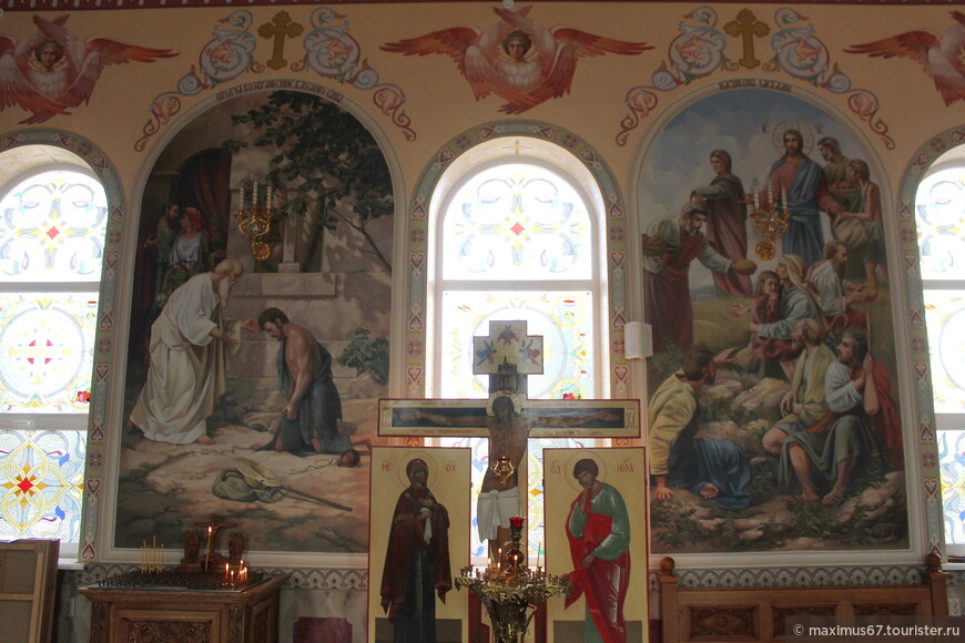 Церковь провинциального города с удивительными фресками