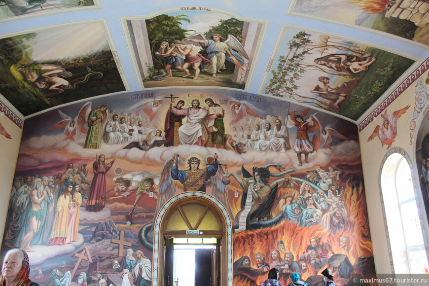 Церковь провинциального города с удивительными фресками
