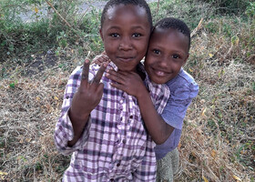 Детишки из деревни Мтовамбу