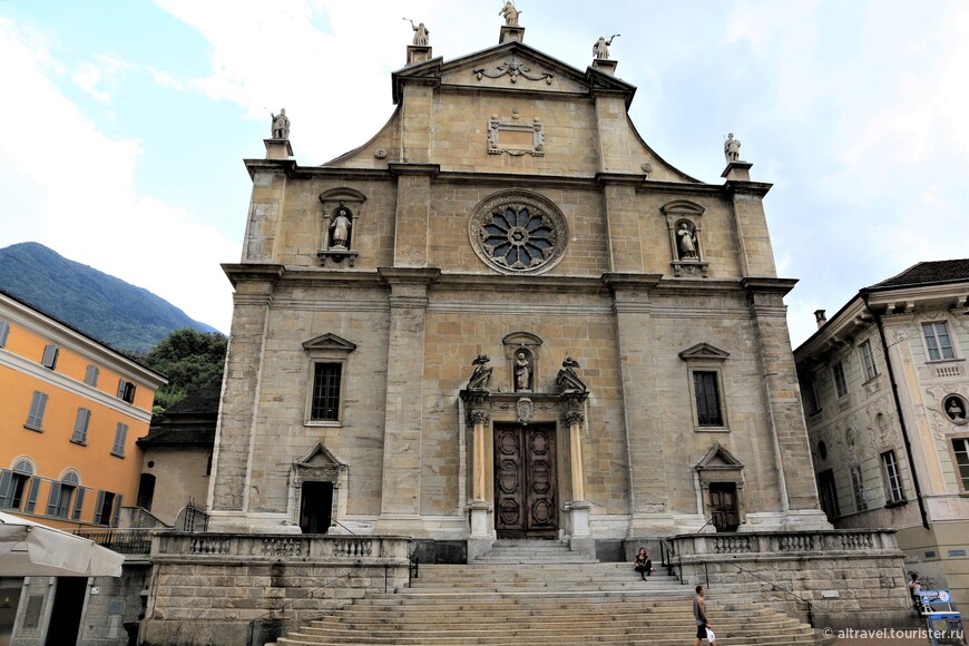 Ренессансный фасад церкви Святых Петра и Стефана.