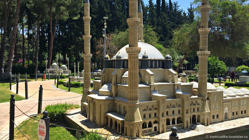 Мечеть Селимие в Музее Минисити