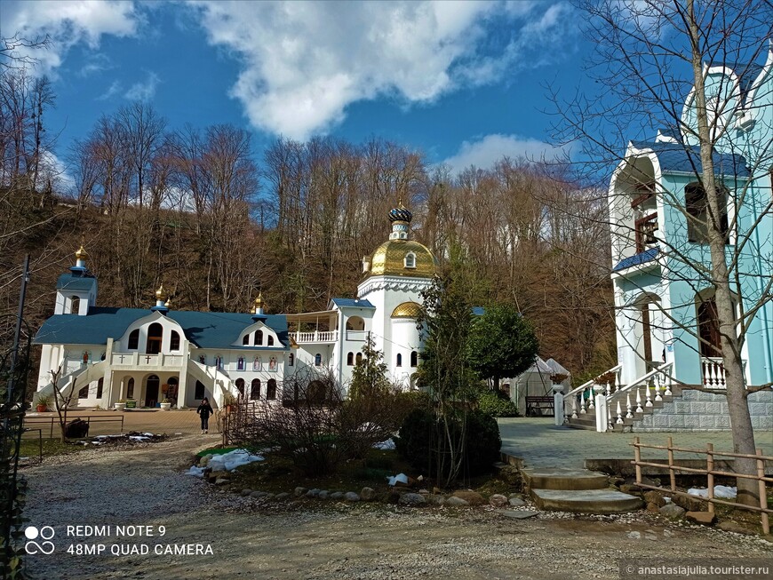 Троице-Георгиевский женский монастырь - красивая обитель в горах Сочи