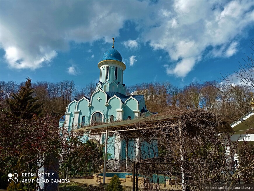 Троице-Георгиевский женский монастырь - красивая обитель в горах Сочи