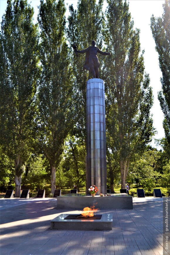 Память о железнодорожниках и иных героях или Памятники Аткарска не стоят на месте