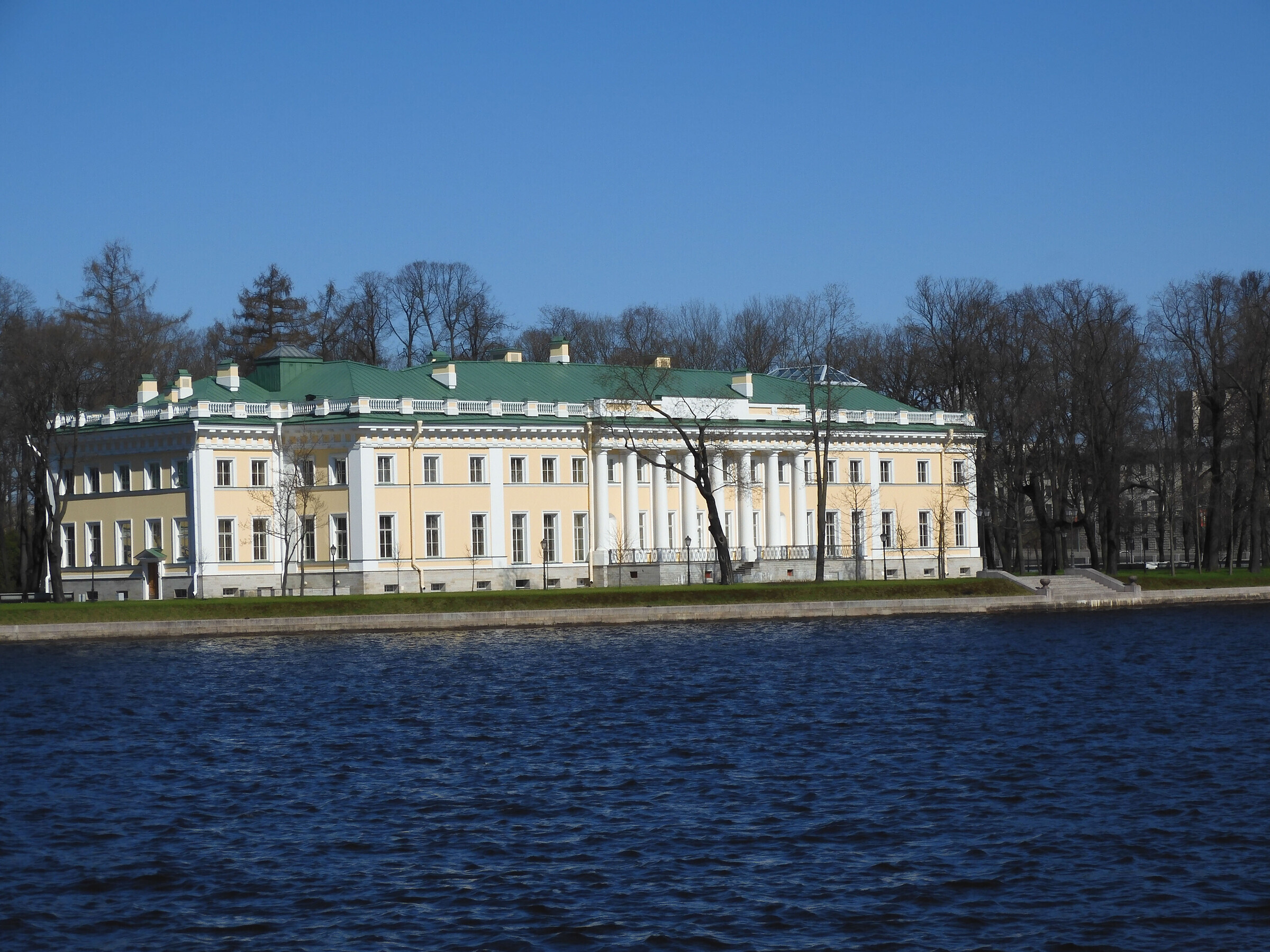 Больница на Каменном острове Санкт-Петербург