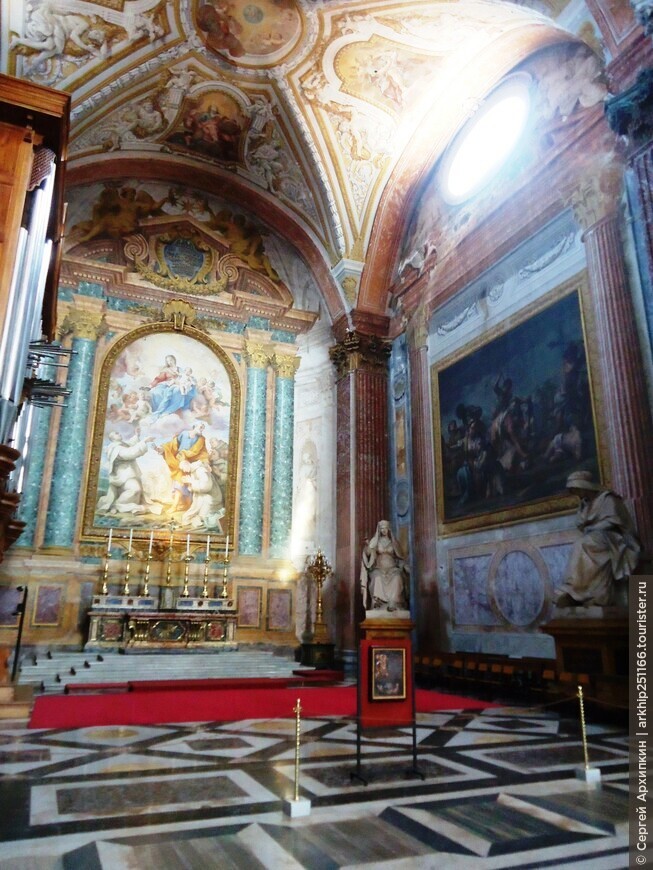 Базилика Санта-Мария-дельи-Анджели — созданная в термах императора Диоклетиана в Риме