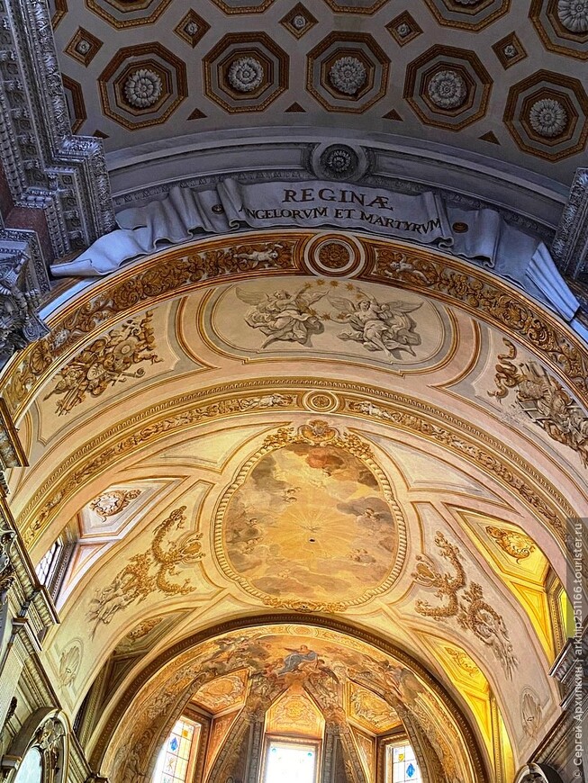 Базилика Санта-Мария-дельи-Анджели — созданная в термах императора Диоклетиана в Риме