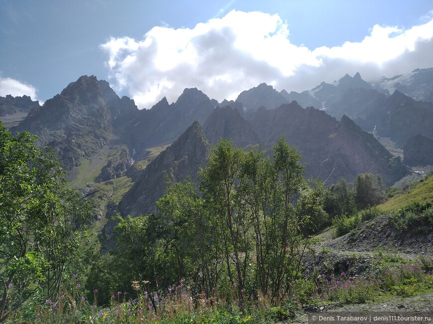 Начало путешествия по Северной Осетии. Сказское ущелье