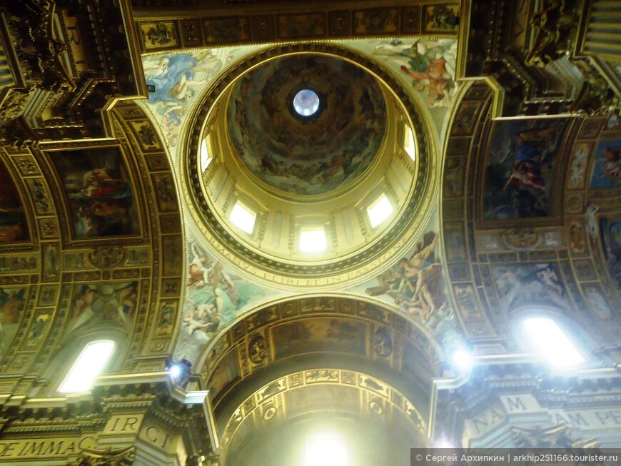 Церковь Сант Андреа делла Валле — самый большой барочный собор в Риме