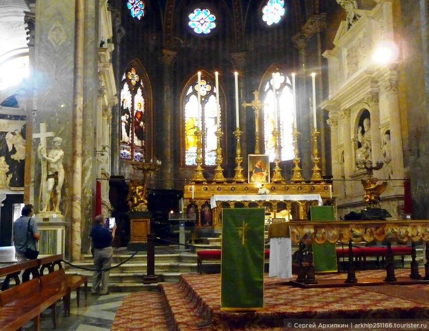 Церковь Санта Мария сопра Минерва — образец средневекового готического стиля в Риме с шедевром Микеланджело