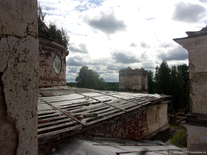 Жемчужина классицистской архитектуры в деревне около Торжка 