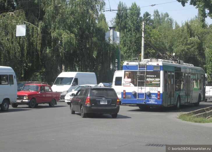 Бишкекский троллейбус — дешевый и экологический транспорт да еще и с разнообразным подвижным составом