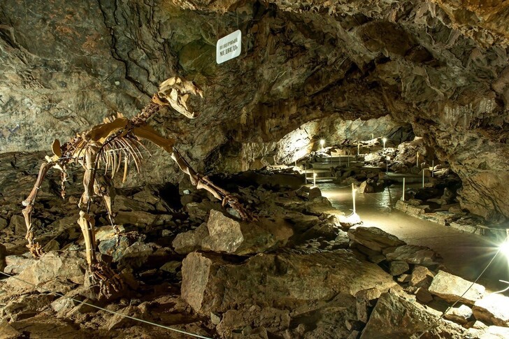 Пещера Караульная