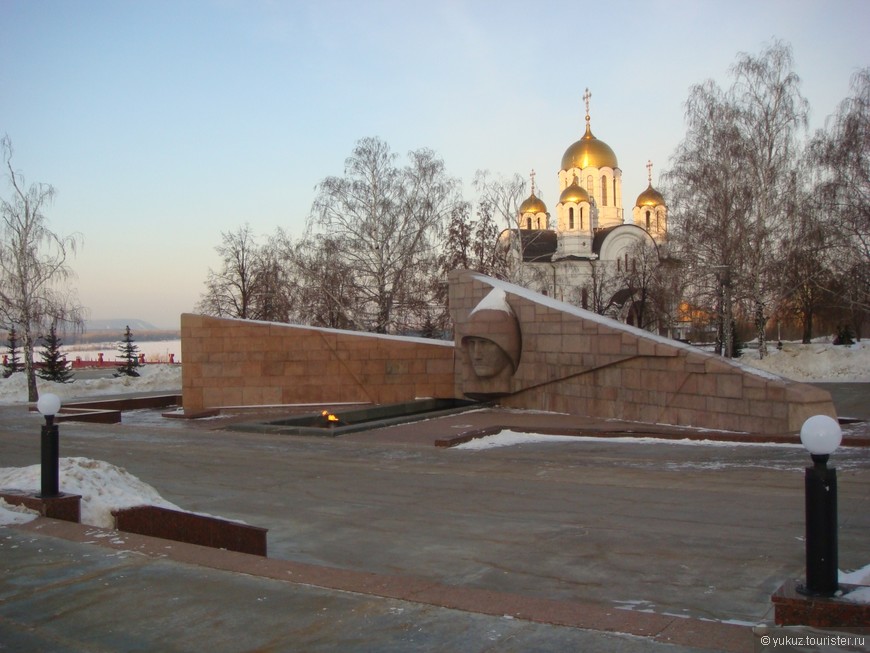 Небольшая обзорная экскурсия по новогодней Самаре.