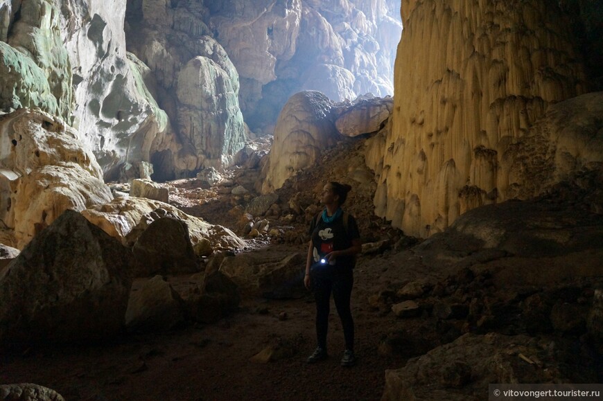 Пещера Слон (Elephant cave) национальный парк Фонгня-Кебанг в провинции Куангбинь Вьетнам