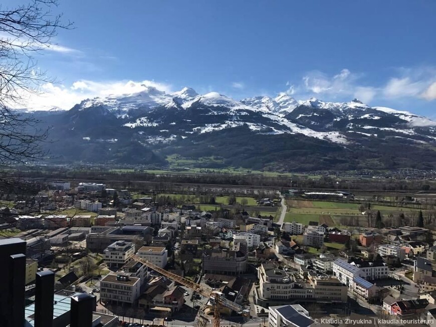 Прекрасный карлик в Альпах — в столице Лихтенштейна