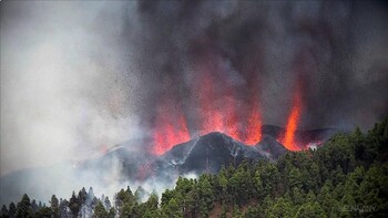 На испанском острове Пальма извергается вулкан: эвакуированы 5 000 человек (ВИДЕО)