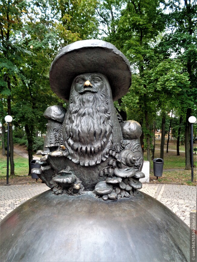 Самый знаменитый Гриб Рязани, находится в Нижнем Парке. 