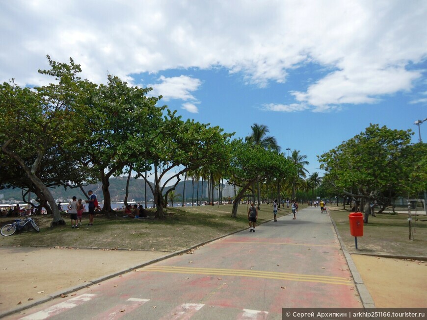Пляж Фламенго в Рио-де-Жанейро — первый пляж, который я посетил в Бразилии