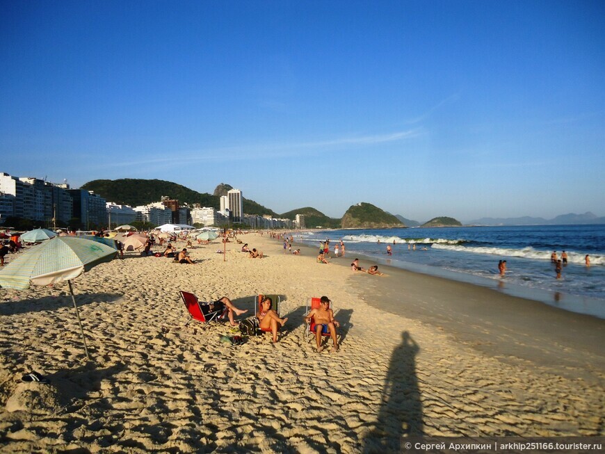 Пляж Копакабана — символ Рио-де-Жанейро