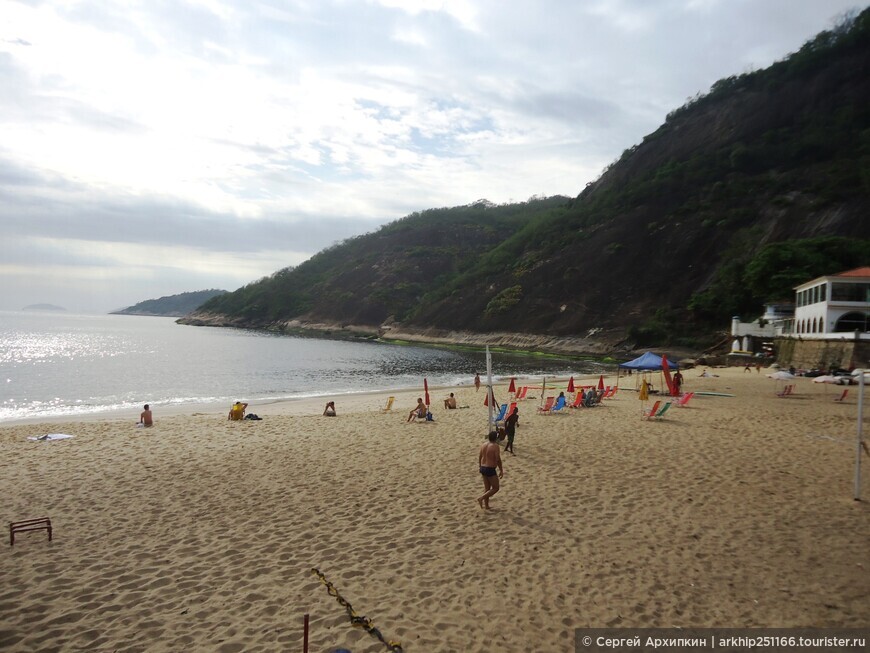 Пляж Вермелья возле Сахарной Головы в Рио-де-Жанейро